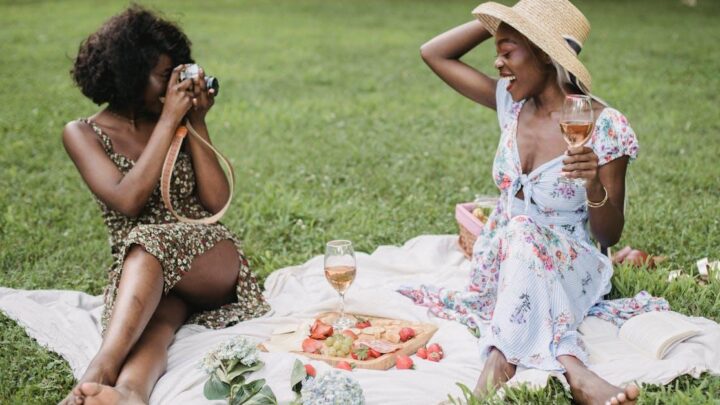 Den perfekte picnic frokost: ideer til udendørs spisning